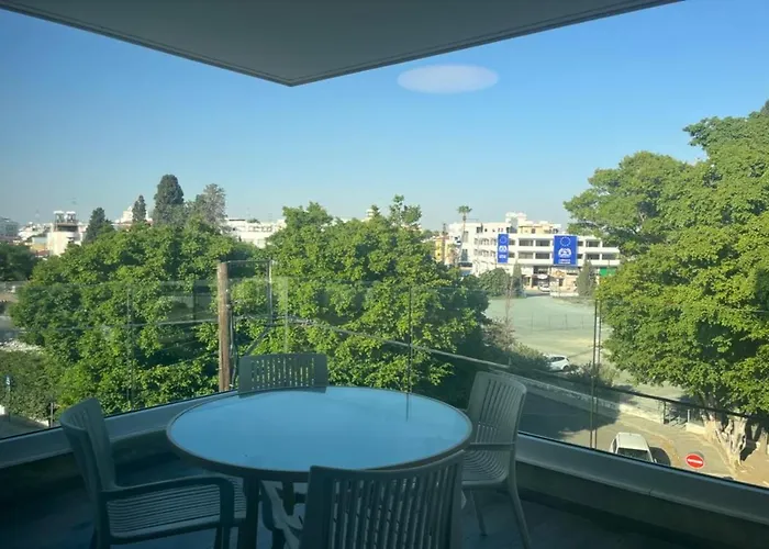Phaedrus Living Coral Suites Harmony
