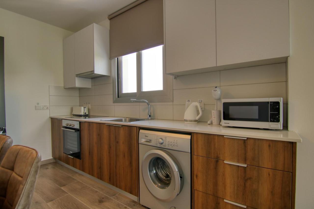 Apartment Phaedrus Living Coral Harmony *